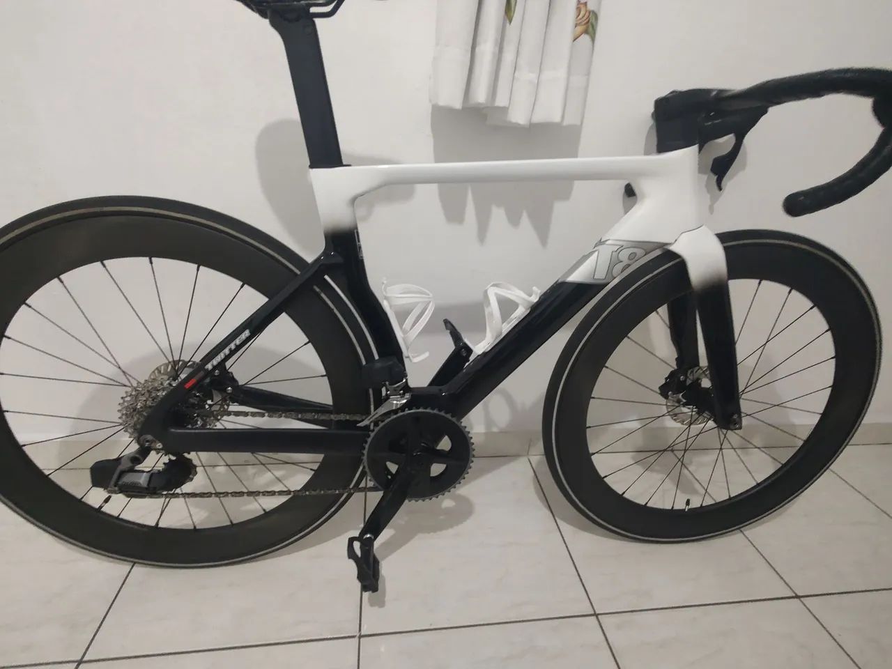 Speed Twitter T8 SRAM RIVAL ELETRÔNICO . Toda em Carbono 