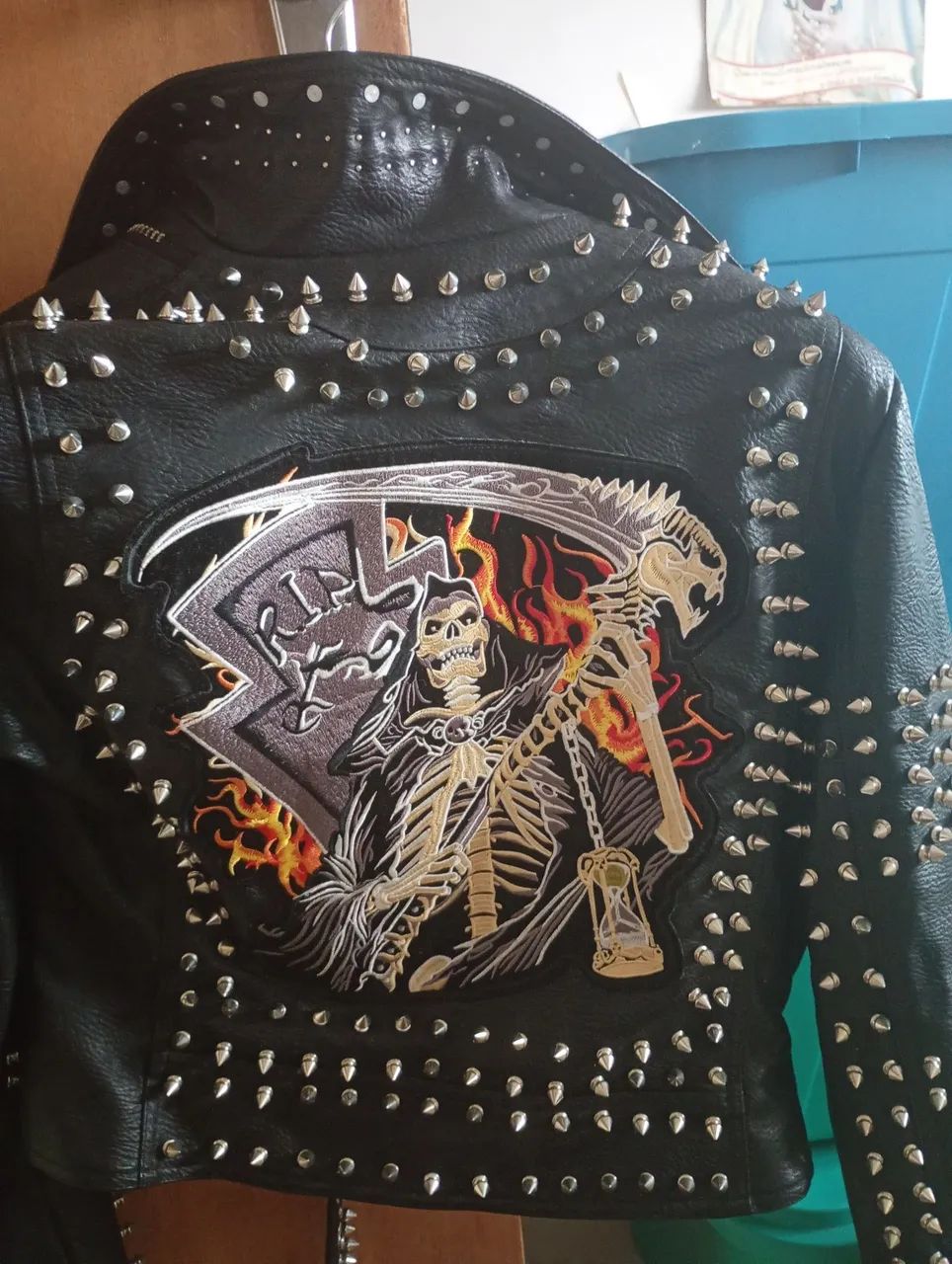 Vendo Jaqueta Rock Feminina com spikes - Foto 4