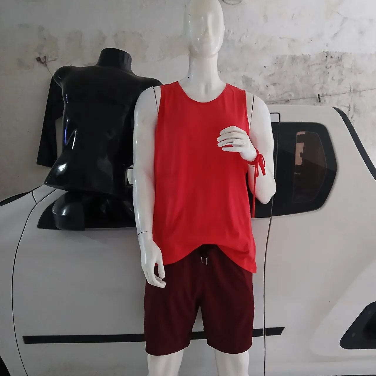Vende-se 2 manequim 