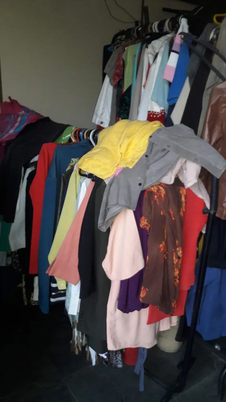 Roupas pra bazar - Foto 3