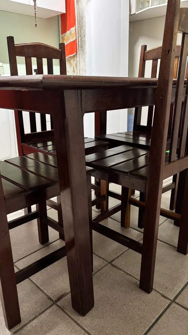 Conjunto de mesa e cadeiras, Madeira. - Foto 2