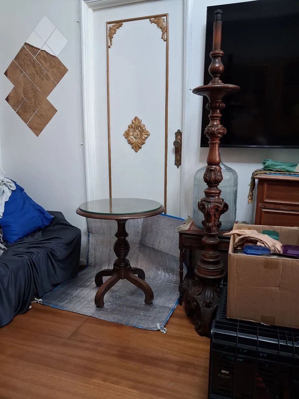 MESA ANTIGA LATERAL OU DE APOIO EM JACARANDA  - Foto 3