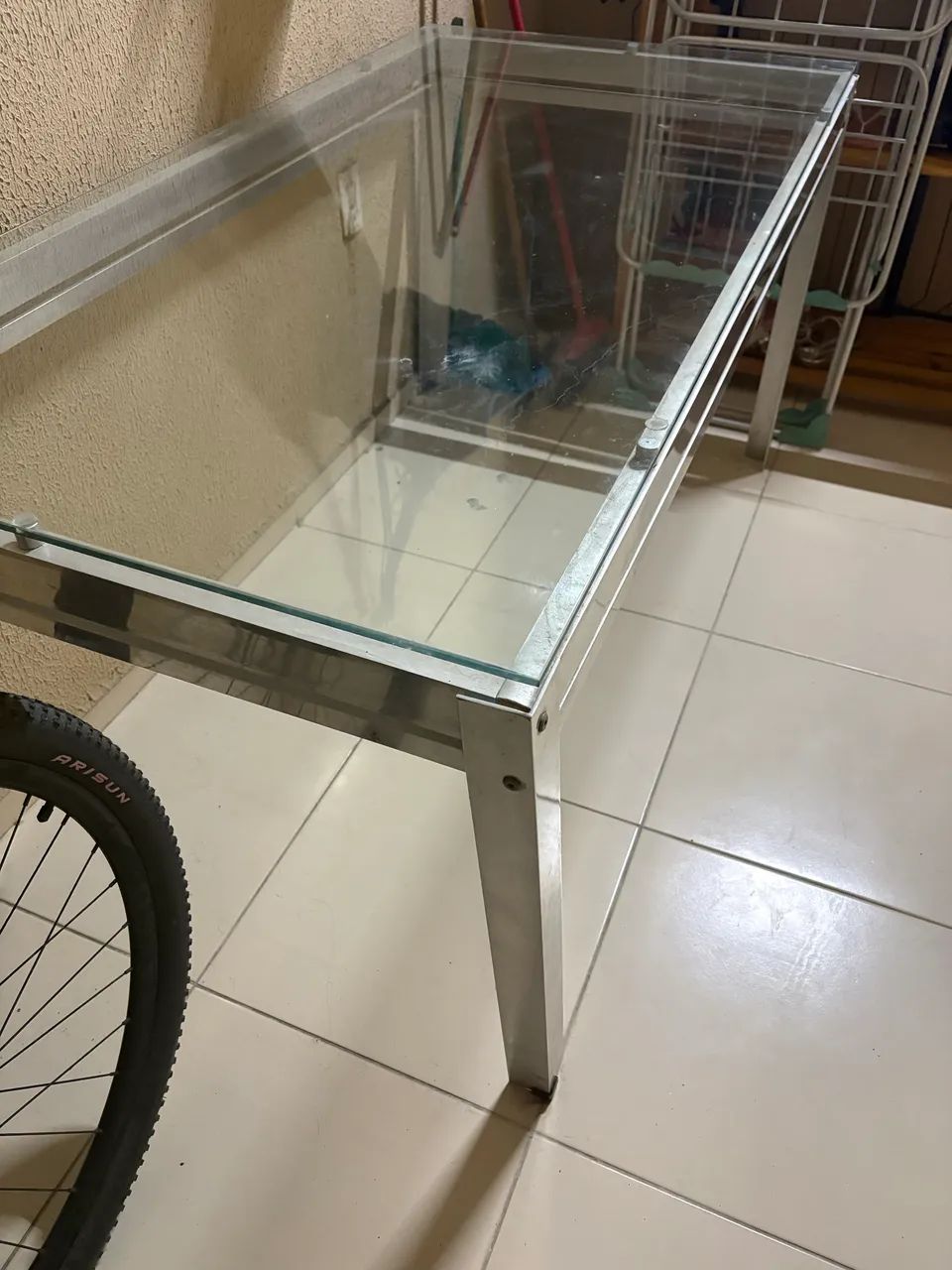 Mesa com a base de aço e superfície de vidro, S/cadeiras 160 x 80 - Foto 4