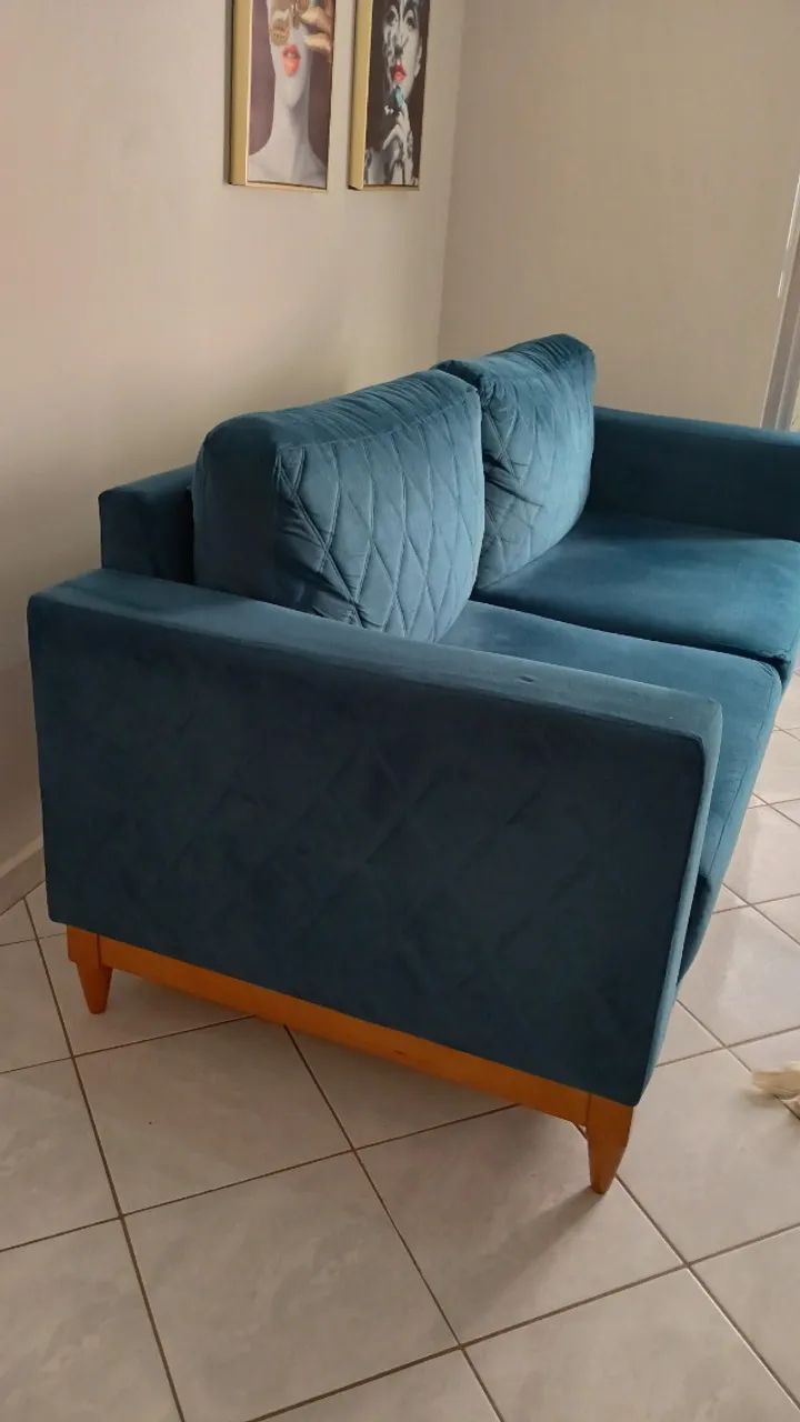 Sofá pés de embuia um ano de uso