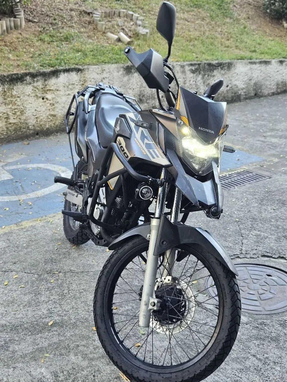 XRE 300 ABS