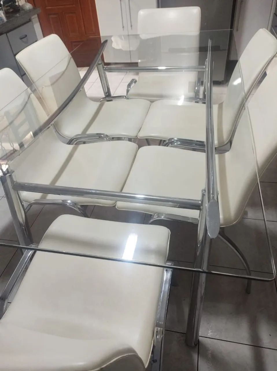 Mesa de jantar em inox com 6 cadeiras
