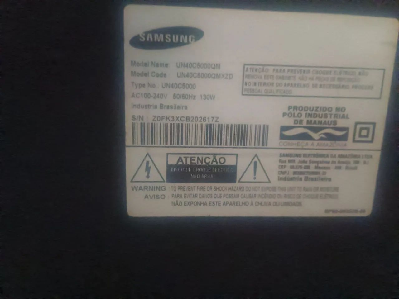 Televisão com defeito, ela só acende q luz vermelha de vez em quando, vem com controle rem - Foto 3