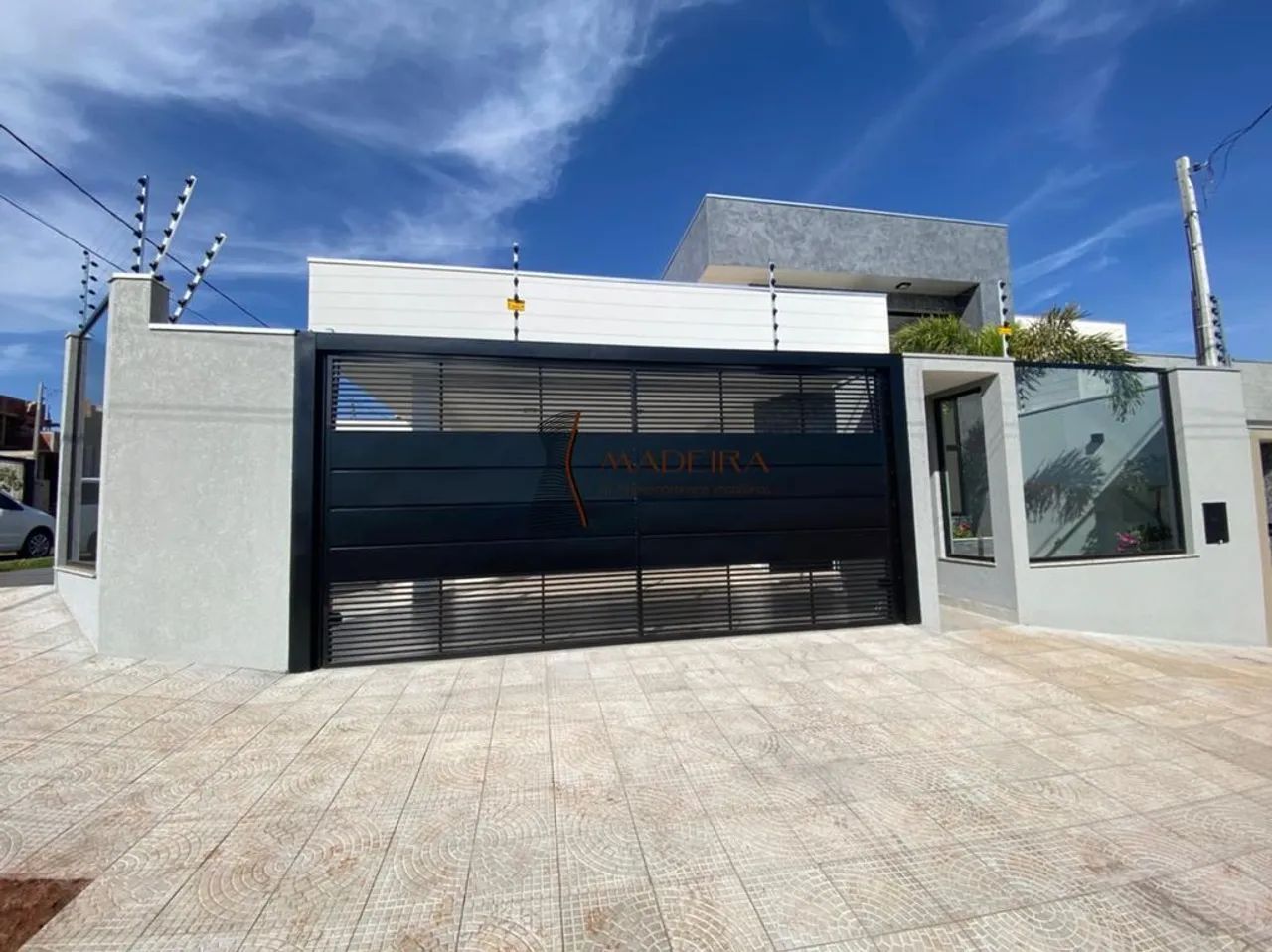 Casa à Venda em Jardim Munique, Maringá - PR