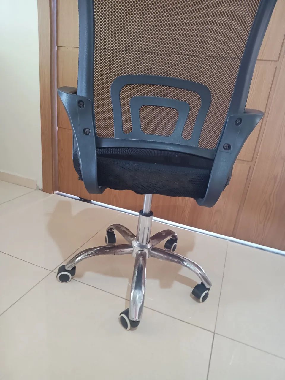 Cadeira para escritório usada  - Foto 4