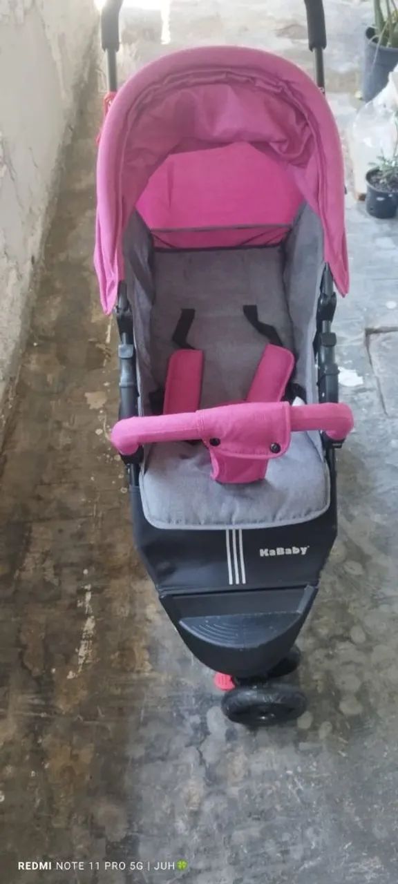 Carrinho e mini berço 