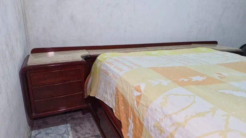 Cama de Casal de Madeira - com 2 criados-mudos e mármore - Foto 3