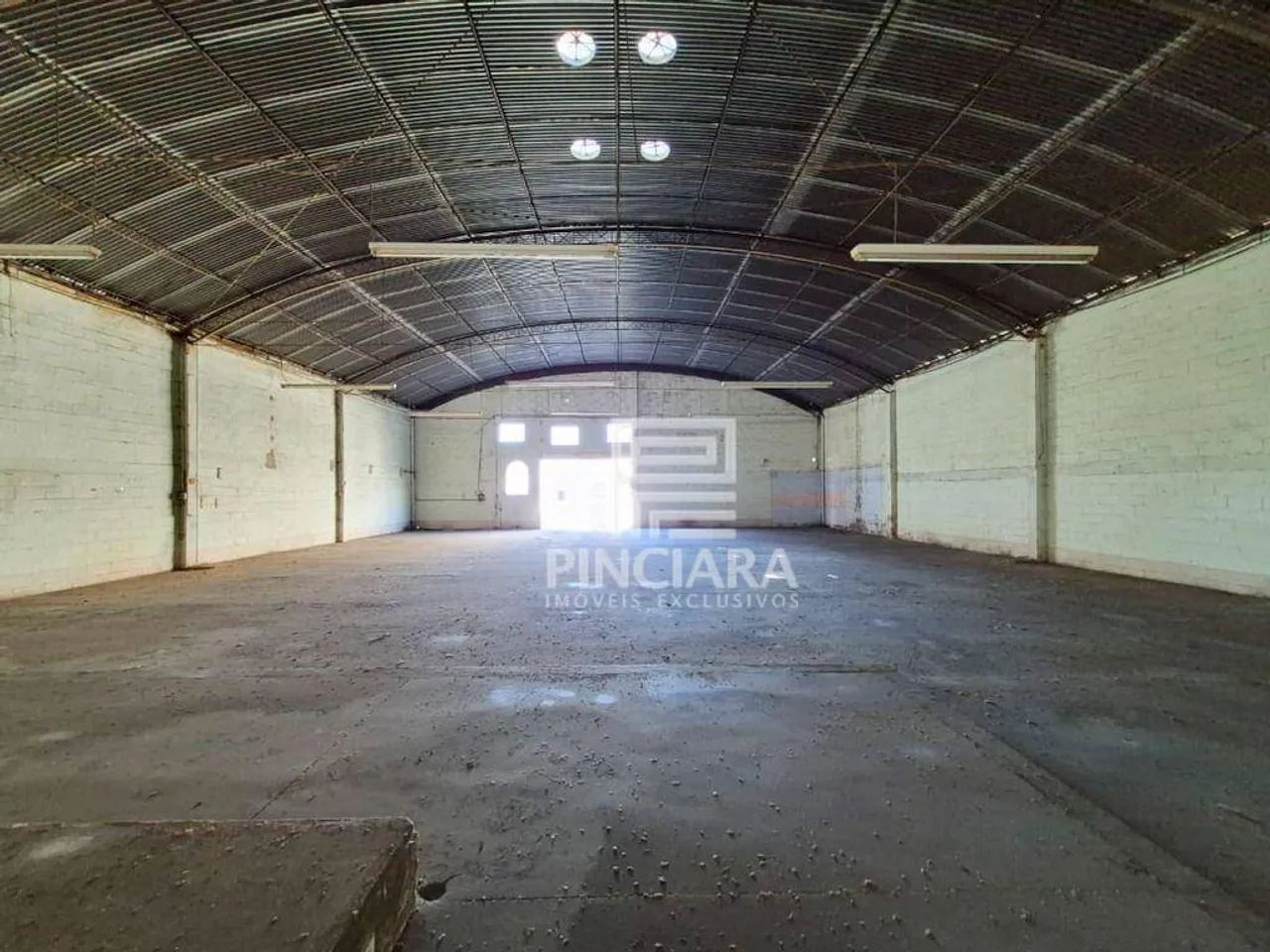 Galpão de 450 m² + Prédio comercial com loja de 100 m² e 3 salas em Vista Alegre, SG - Com - Foto 5