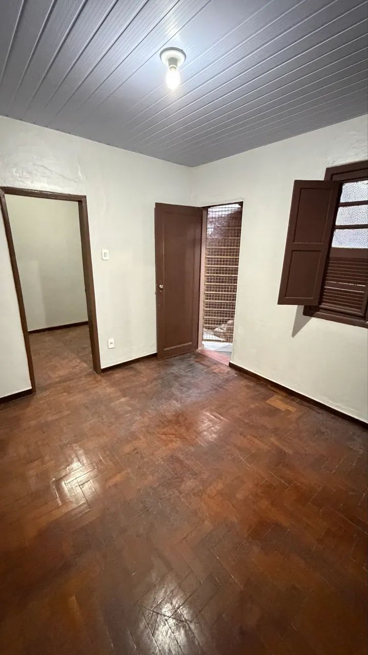 Casa de fundo com 3 quartos - Bairro Caiçara - Foto 5