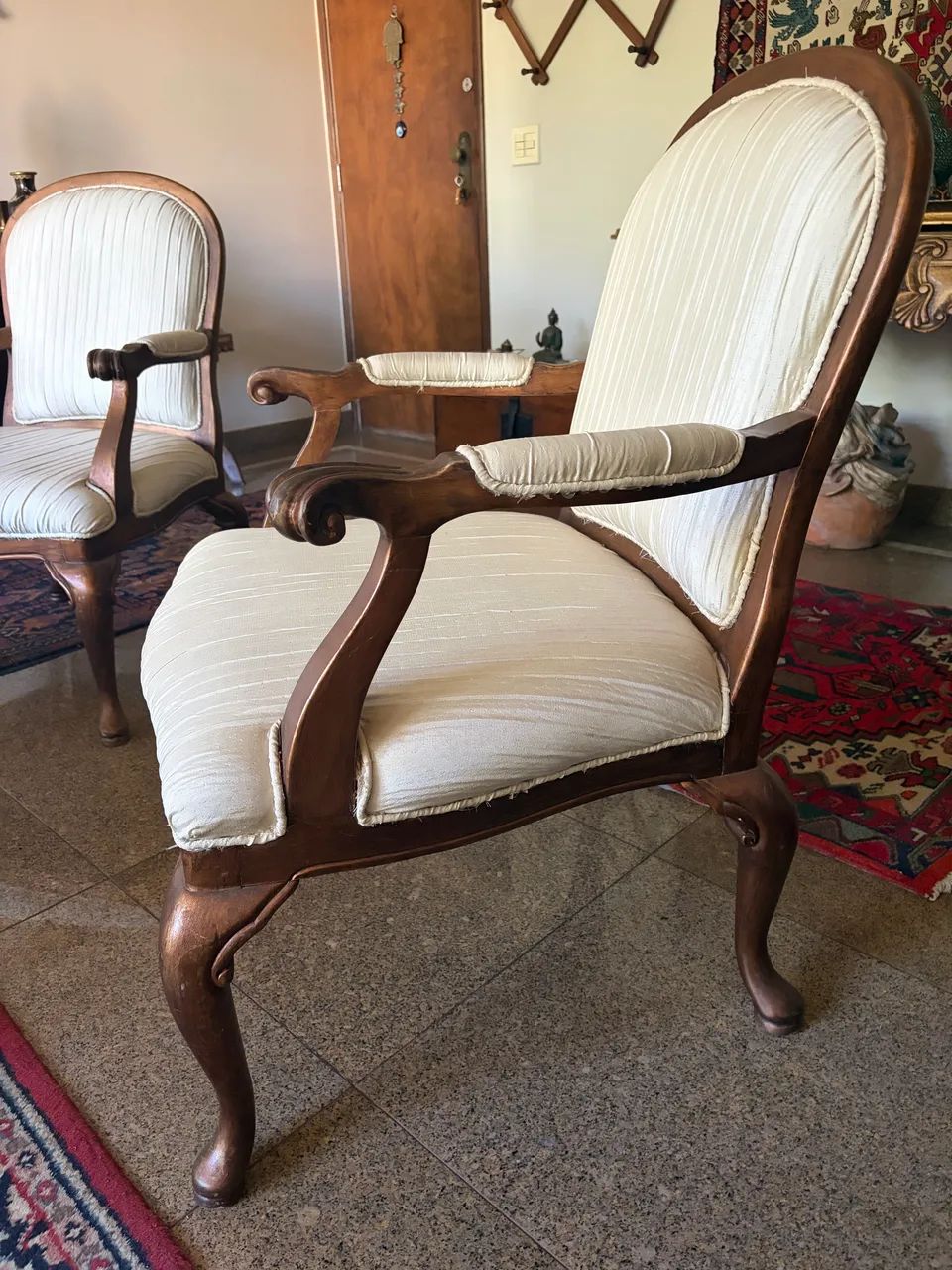 Poltronas Luiz XV em excelente estado de conservação  - Foto 2