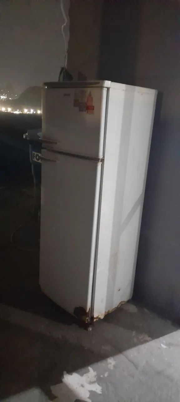 Geladeira usada pra quem realmente precisa - Foto 2