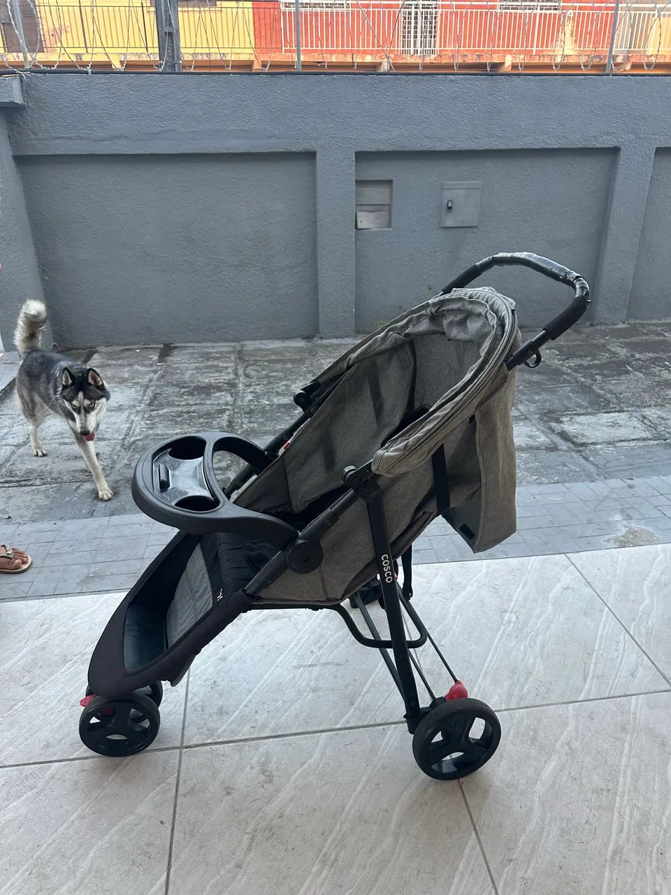 Vendo carrinho de bebê Cosco 