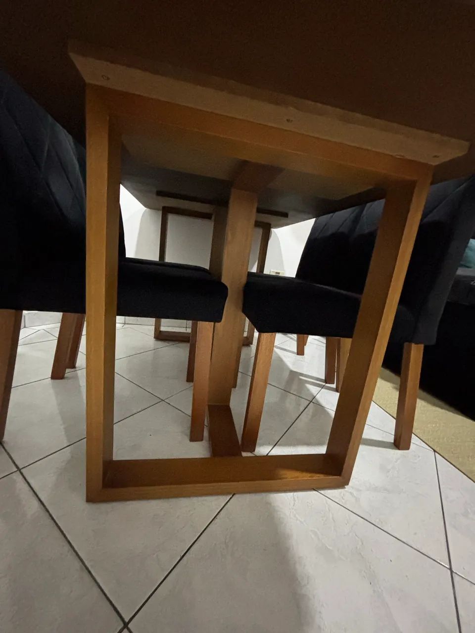 Mesa com tampo de vidro e 4 cadeiras - Foto 2