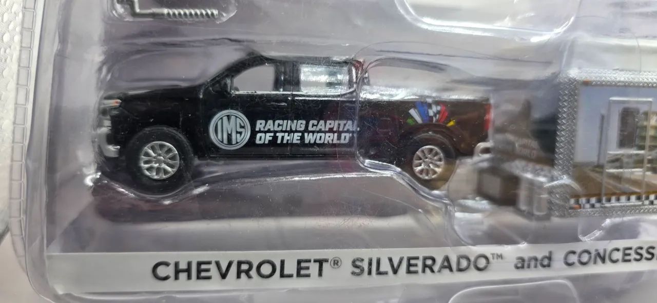 Greenlight Hitch & Tow Chevrolet Silverado  - Foto 5