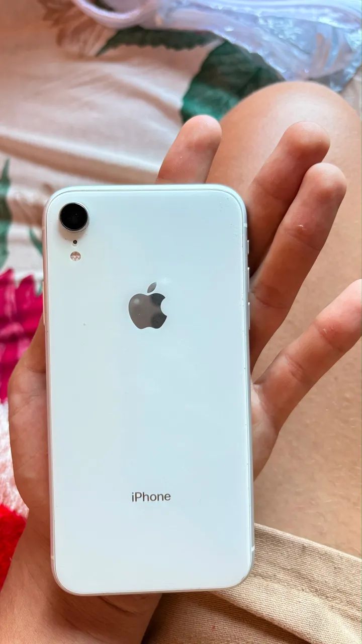 iPhone XR 64 Gb branco  - Foto 2