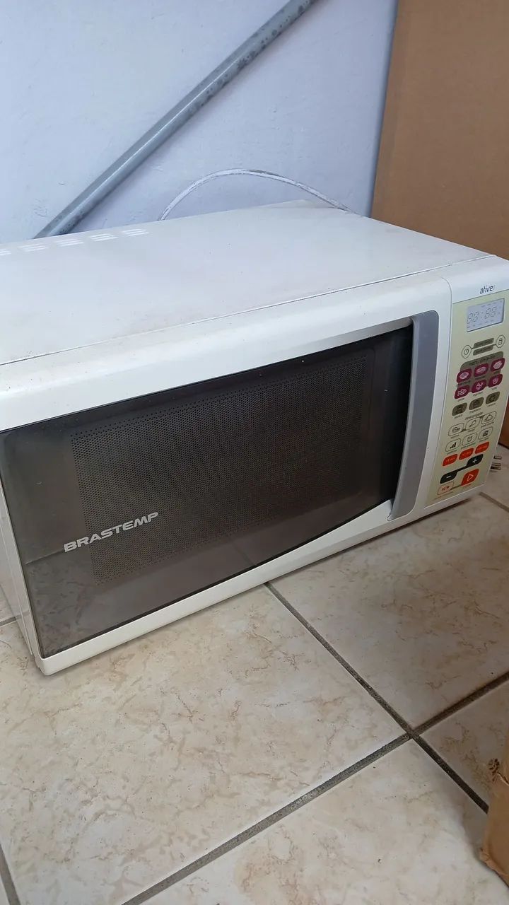 Micro-ondas com defeito 