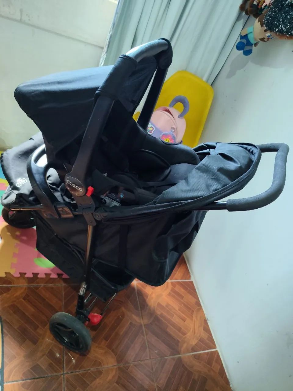 Carrinho de bebê + bebê conforto COSCO em estado de novo  - Foto 4