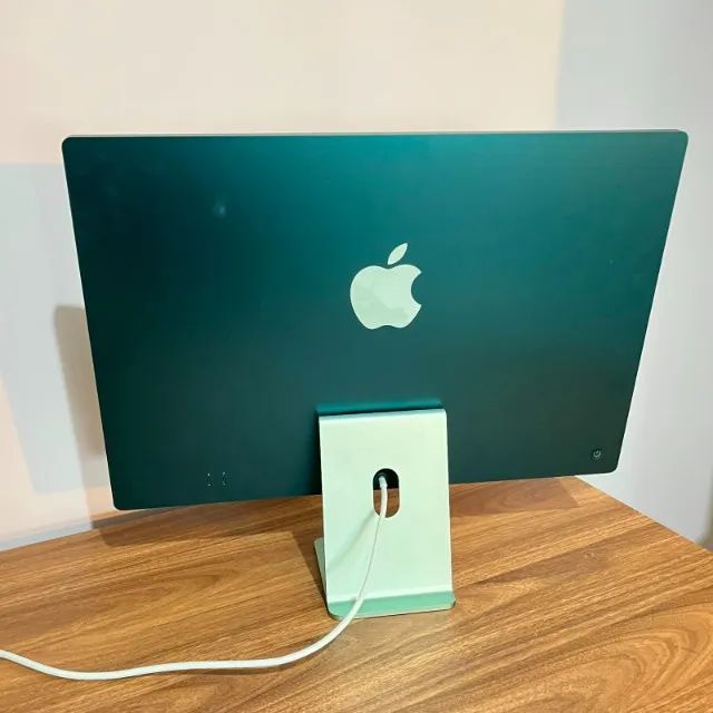 iMac 24 Verde M3 / 8Gb Memória / 256Gb SDD com teclado e mouse