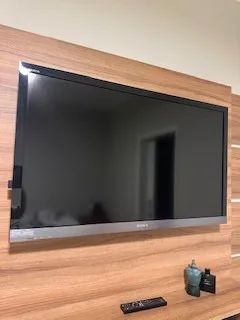 Vendo TV Sony de 46 polegadas (Modelo KDL-46EX605) em excelente estado de conservação. Ima - Foto 3
