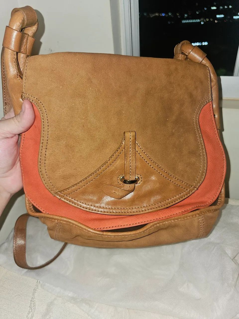 Bolsa Arezzo couro marrom e laranja 