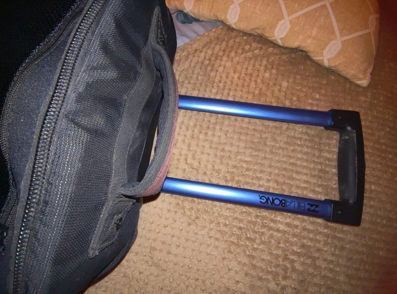Mala preta Billabong 23 kg surf compartimento para roupas molhadas  - Foto 2