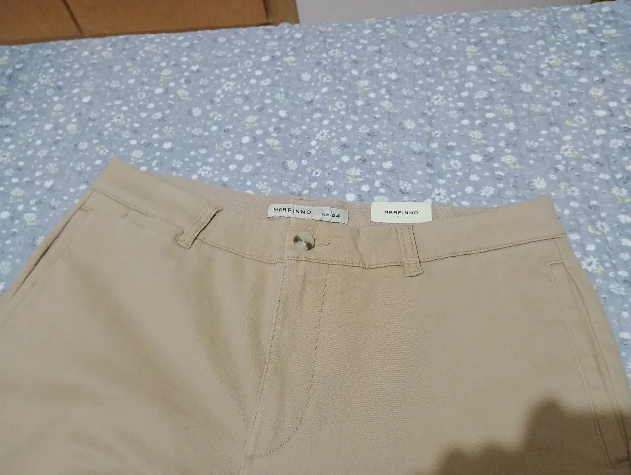 Calça Slim básica em Sarja bege,,Nova. - Foto 4
