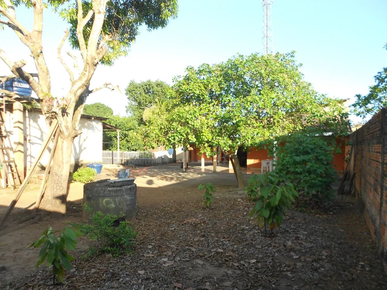 CASA 02 QUARTOS, COM AMPLO QUINTAL. 720 M². - Foto 3