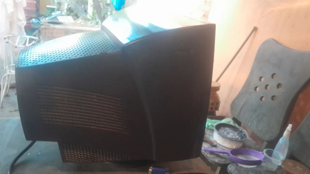 Monitor Dell crt 17 polegadas  - Foto 2