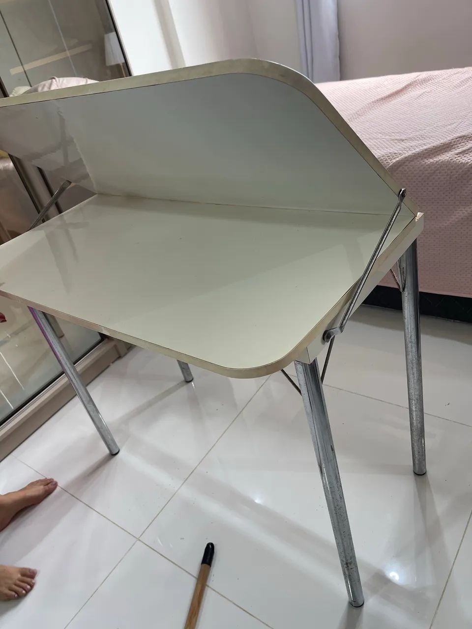 Mesa dobrável de 4 lugares  - Foto 2