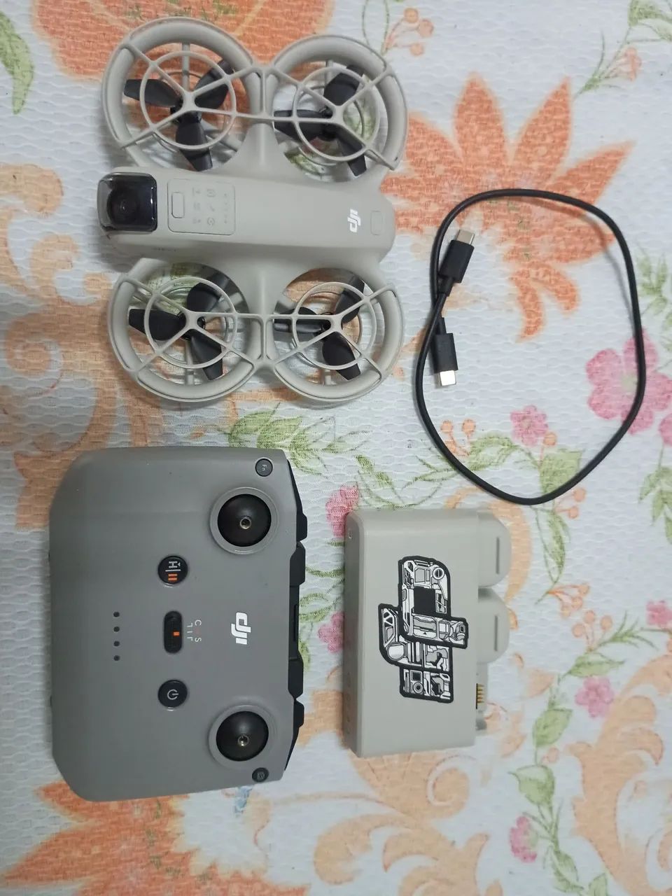 Vendo um Drone DJI NEO