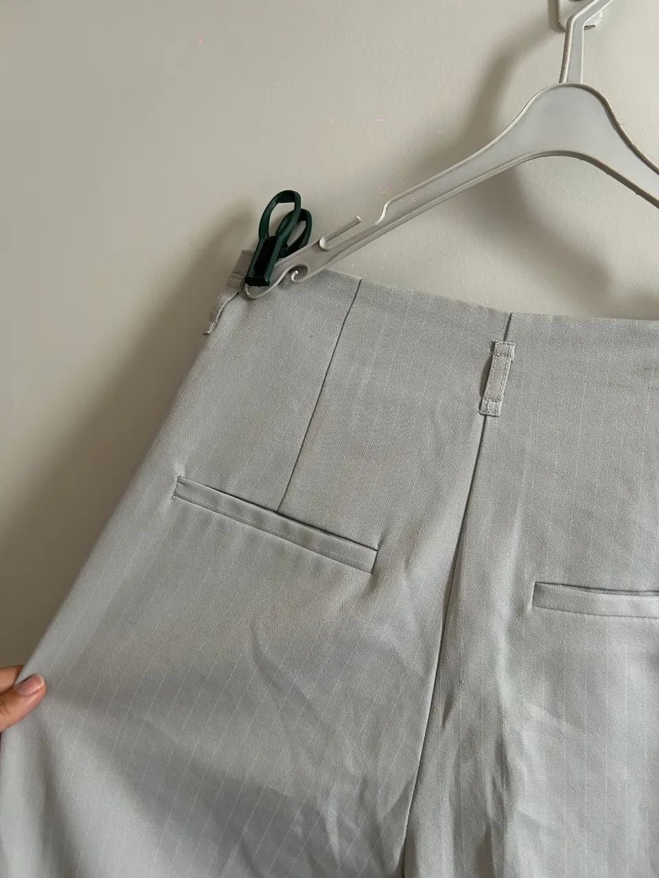 Calça cenoura cinza 
