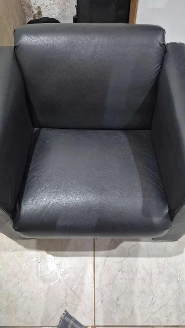 poltrona de 1 lugar, revestida em courino/couro sintético. - Foto 2