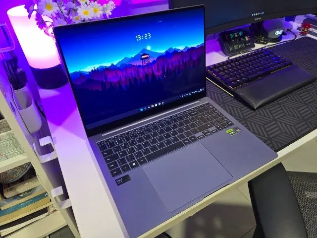 Samsung Galaxy Book 4 Ultra (Intel Core 9 - RTX 4070 - RAM 32GB DDR5 - 4.50TB)