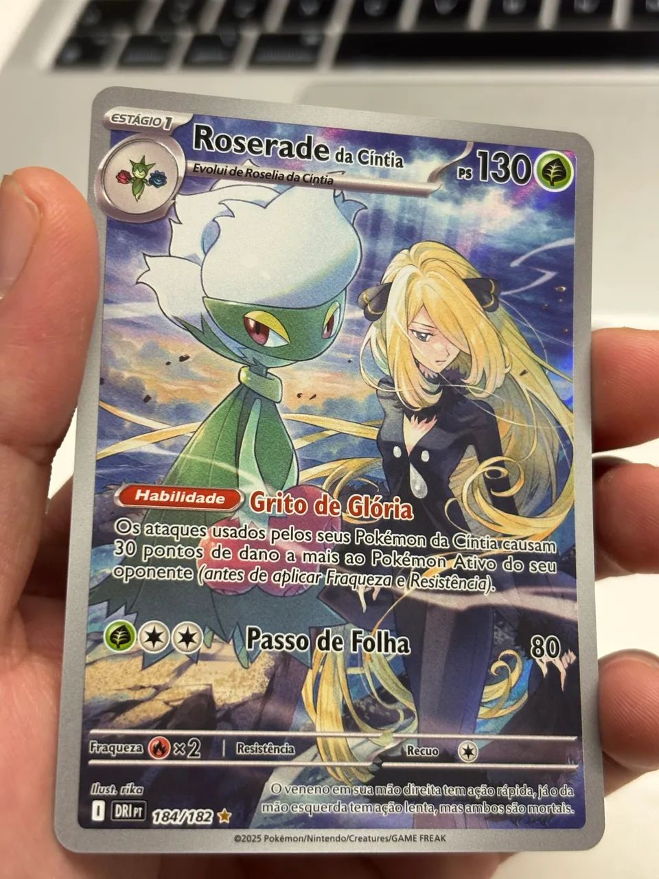 Roseta de da Cintia. Carta rara Pokémon 