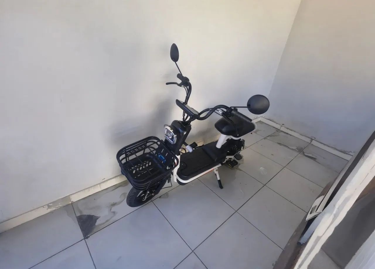 Bicicleta elétrica nova