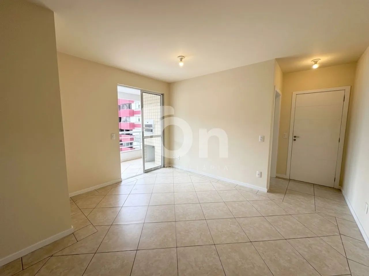 Apartamento de 2 dormitórios na Trindade