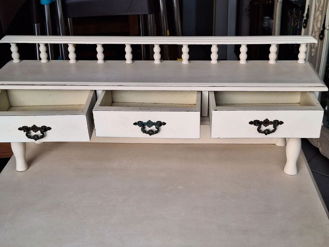 Escrivaninha de madeira maciça  - Foto 4