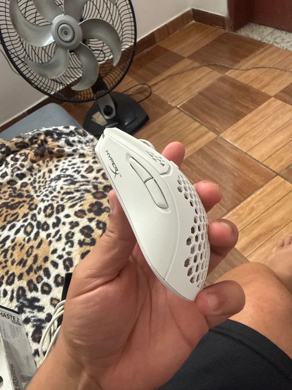 Mouse hyperx pulsefire hast 2 sem fio  - Foto 3