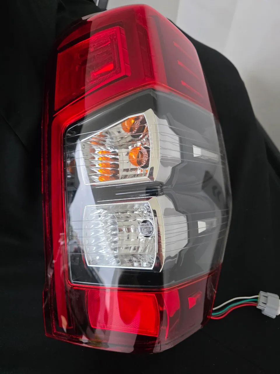 Lanterna l200 triton LD, 2021-21 COM LED