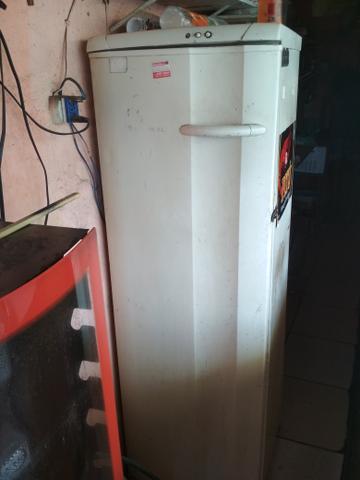 Freezer vertical em bom estado