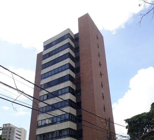 Meireles - Apartamento Alto Padrão 247m² com 3 suítes e 4 vagas