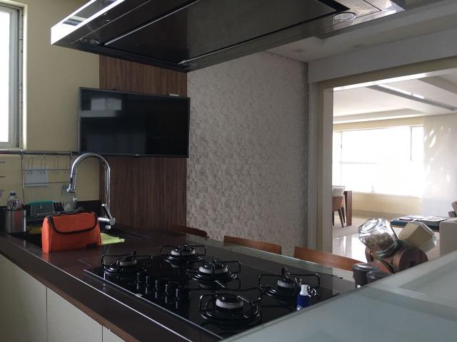 Apto de 252 m² com 3 suítes Mobiliado - Foto 3