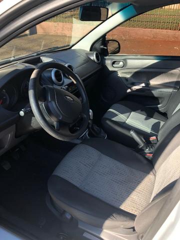 Ford Fiesta Sedan 1.6 Flex 2013/2014 8V 4 portas - Foto 4