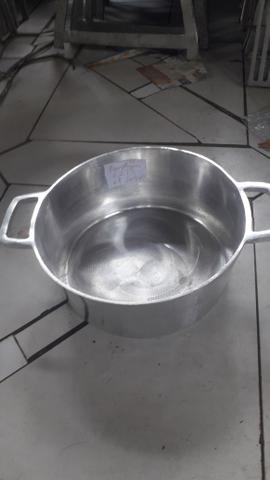 Panelas grande de alumínio batido