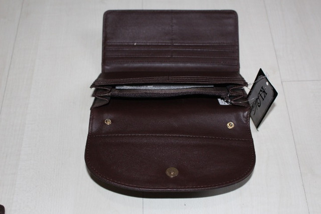 Vendo -carteira na cor café tem 19cm de largura e 10cm de altura - Foto 4