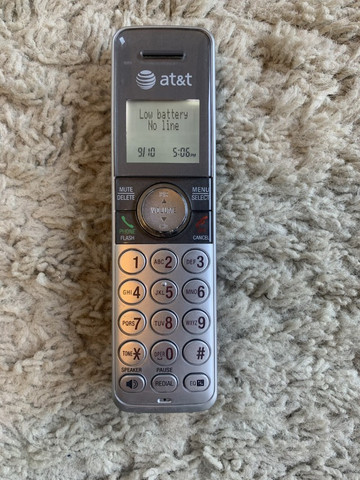 Telefone Sem Fio Base + 3 Ramais At&t Cl82401 Viva Voz Hd - Praticamente Novo! - Foto 3